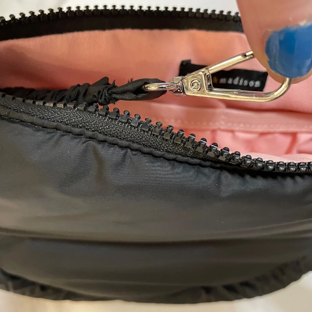 Mercer & Madison Black Crossbody with Pink Lining - Picture 4 of 9